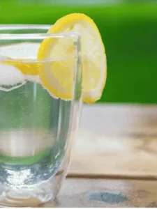 लिंबू पाणी पिण्याचे फायदे